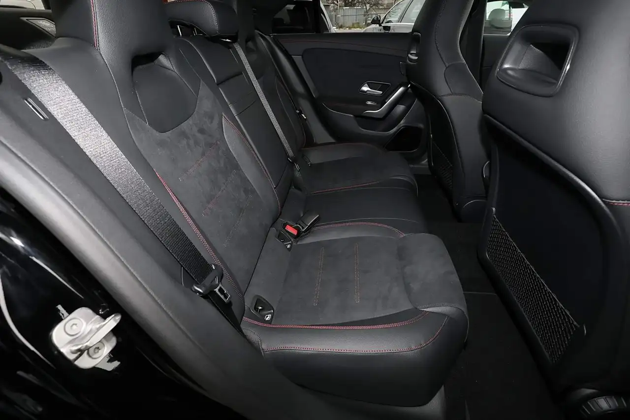 Mercedes-Benz CLA 200 6