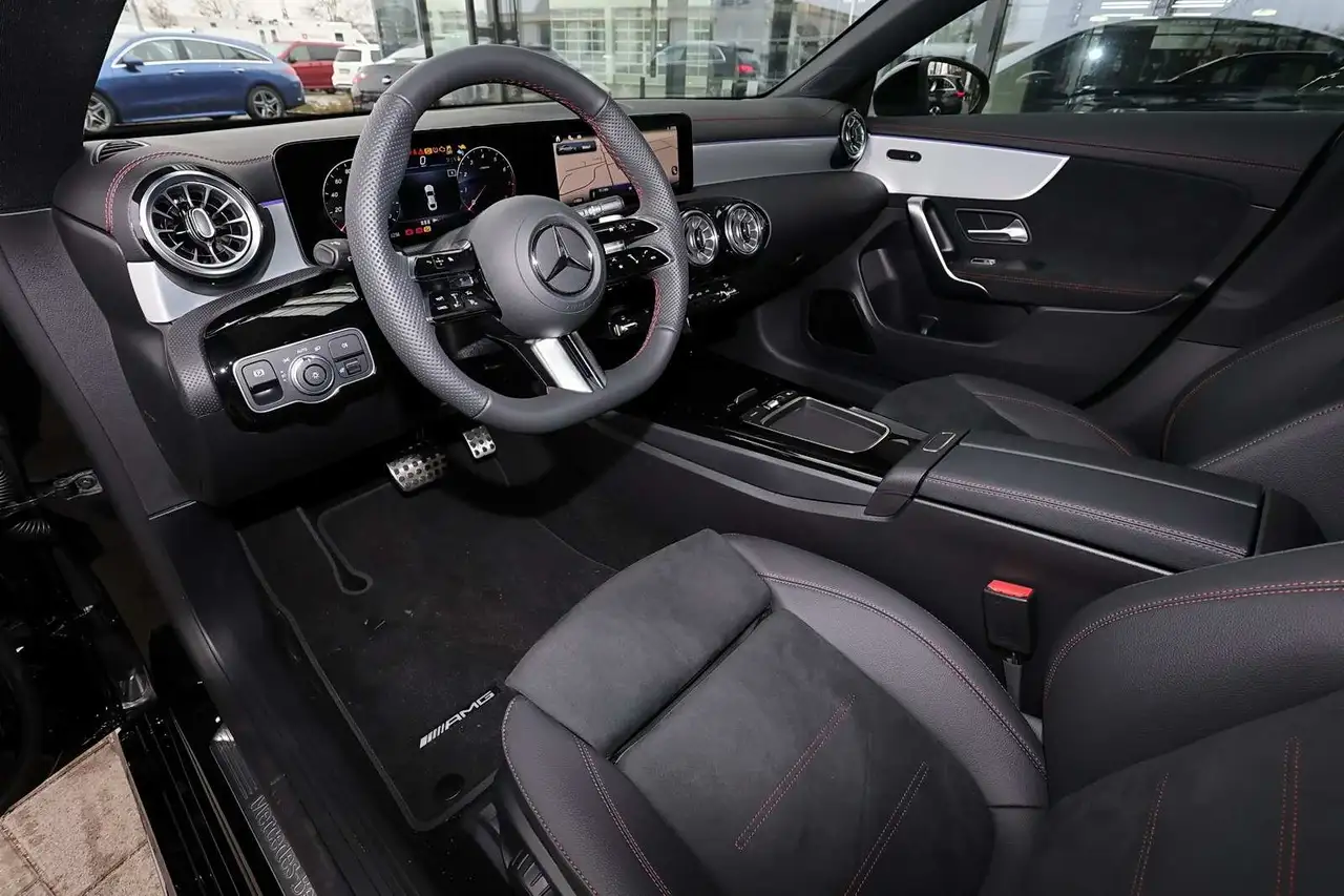 Mercedes-Benz CLA 200 8