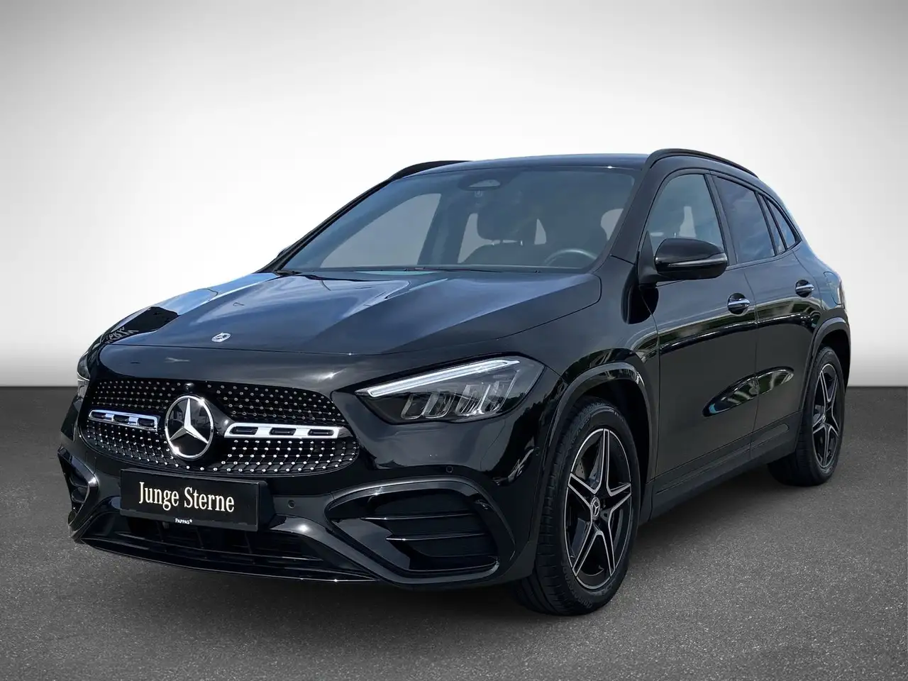 Mercedes-Benz GLA 200 2