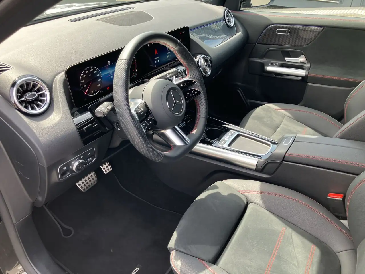 Mercedes-Benz GLA 200 12