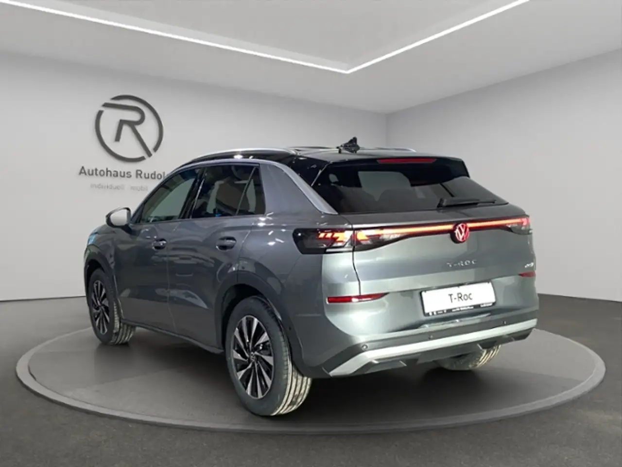 Volkswagen T-Roc 3