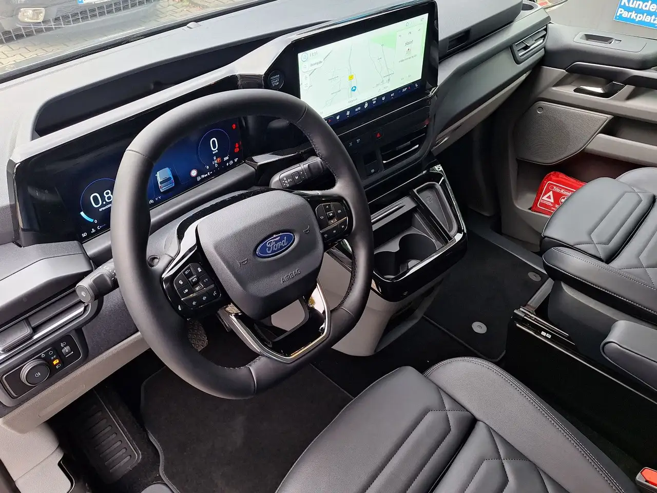 Ford Tourneo 11