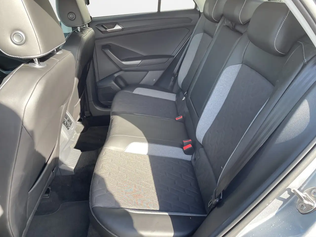 Volkswagen T-Roc 12