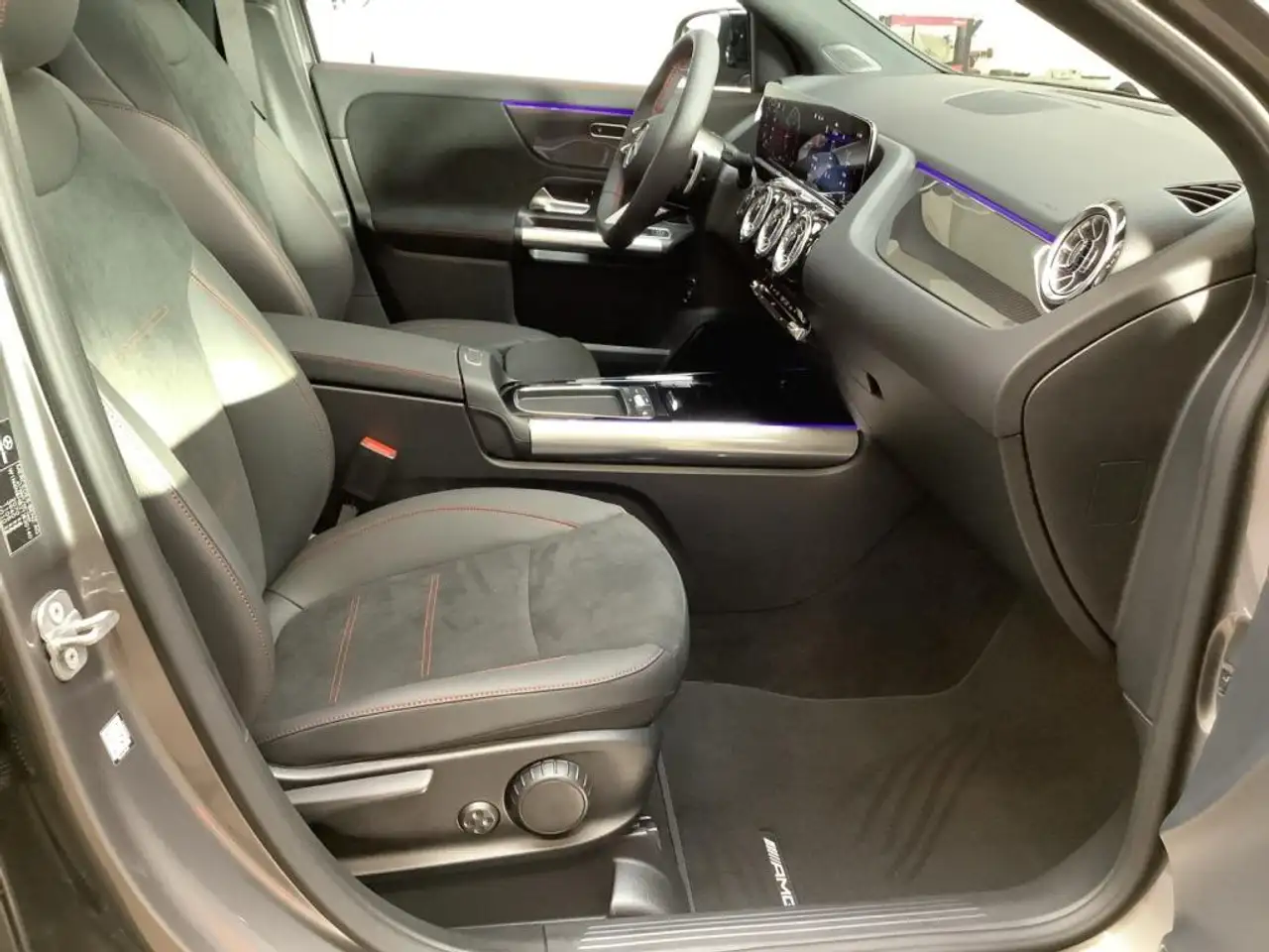Mercedes-Benz GLA 200 6