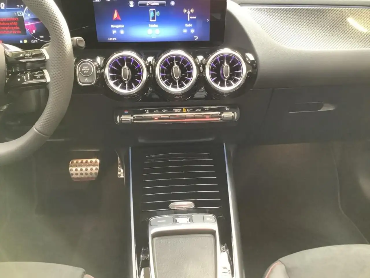 Mercedes-Benz GLA 200 7