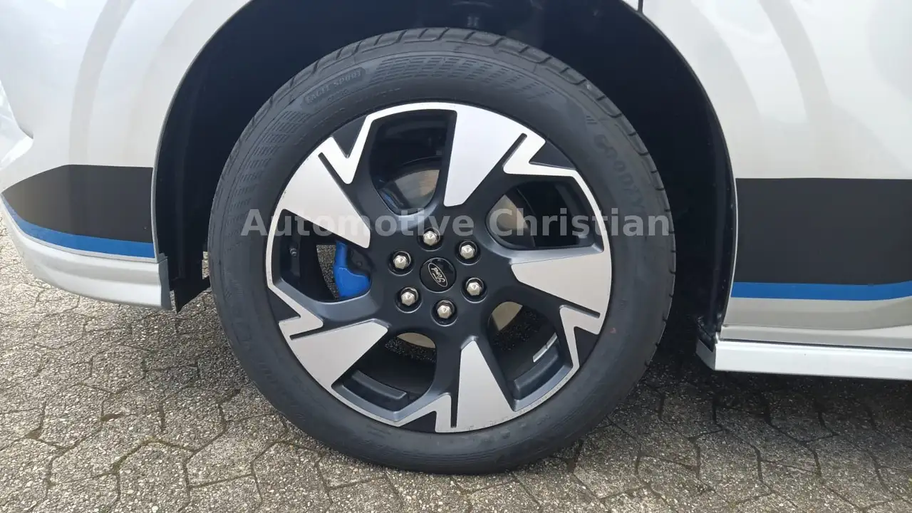 Ford Transit 13