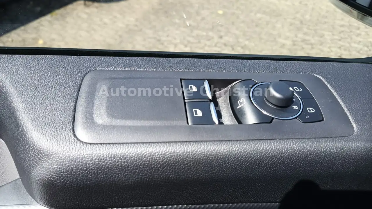 Ford Transit 14