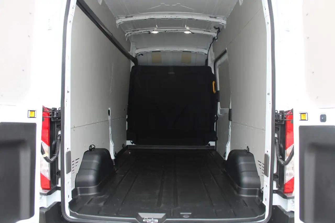 Ford Transit 12