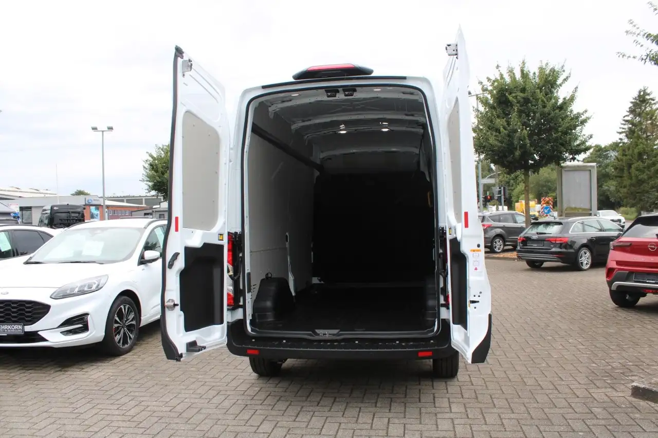 Ford Transit 13