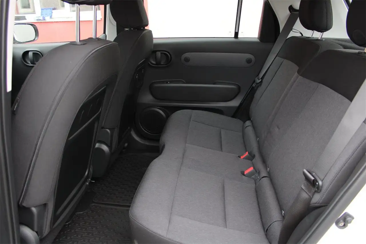 Hyundai Inster 11