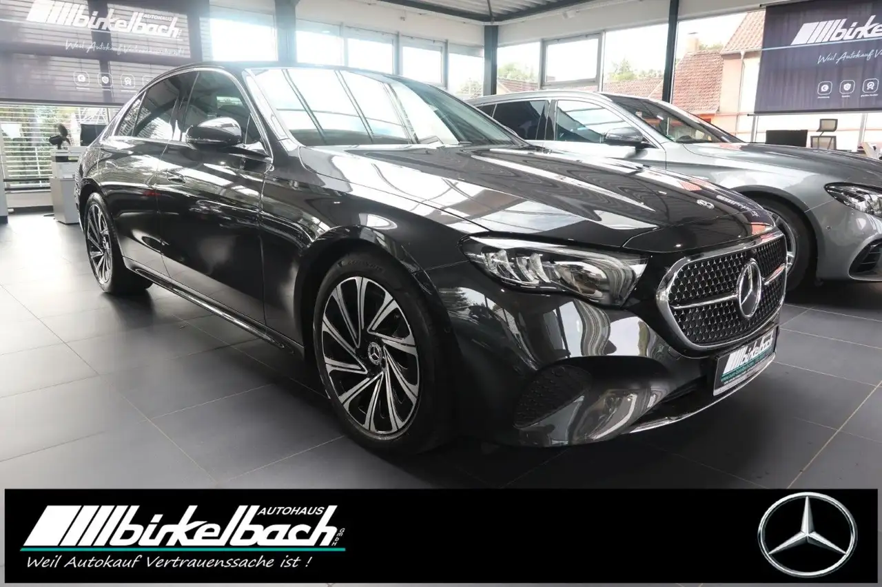 Mercedes-Benz E 220 3