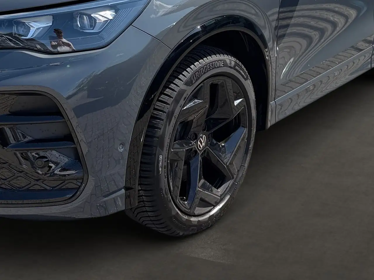 Volkswagen Tiguan 9