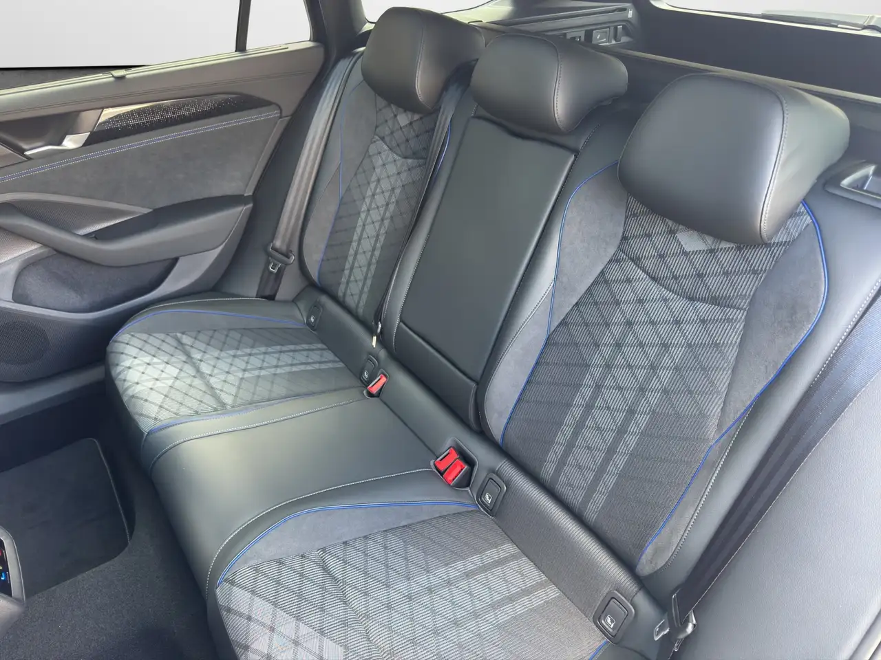 Volkswagen Passat 12