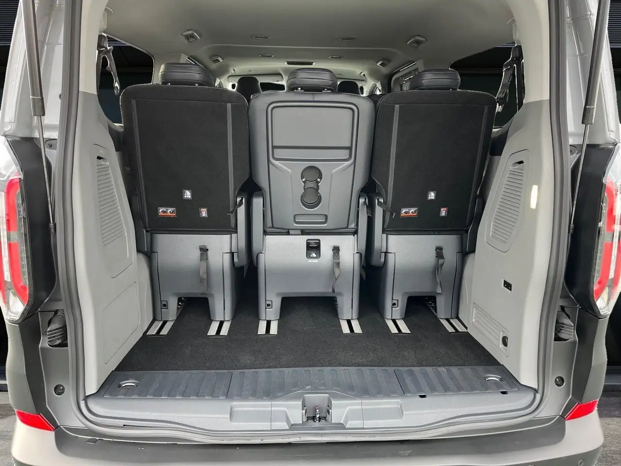 Ford Tourneo 10