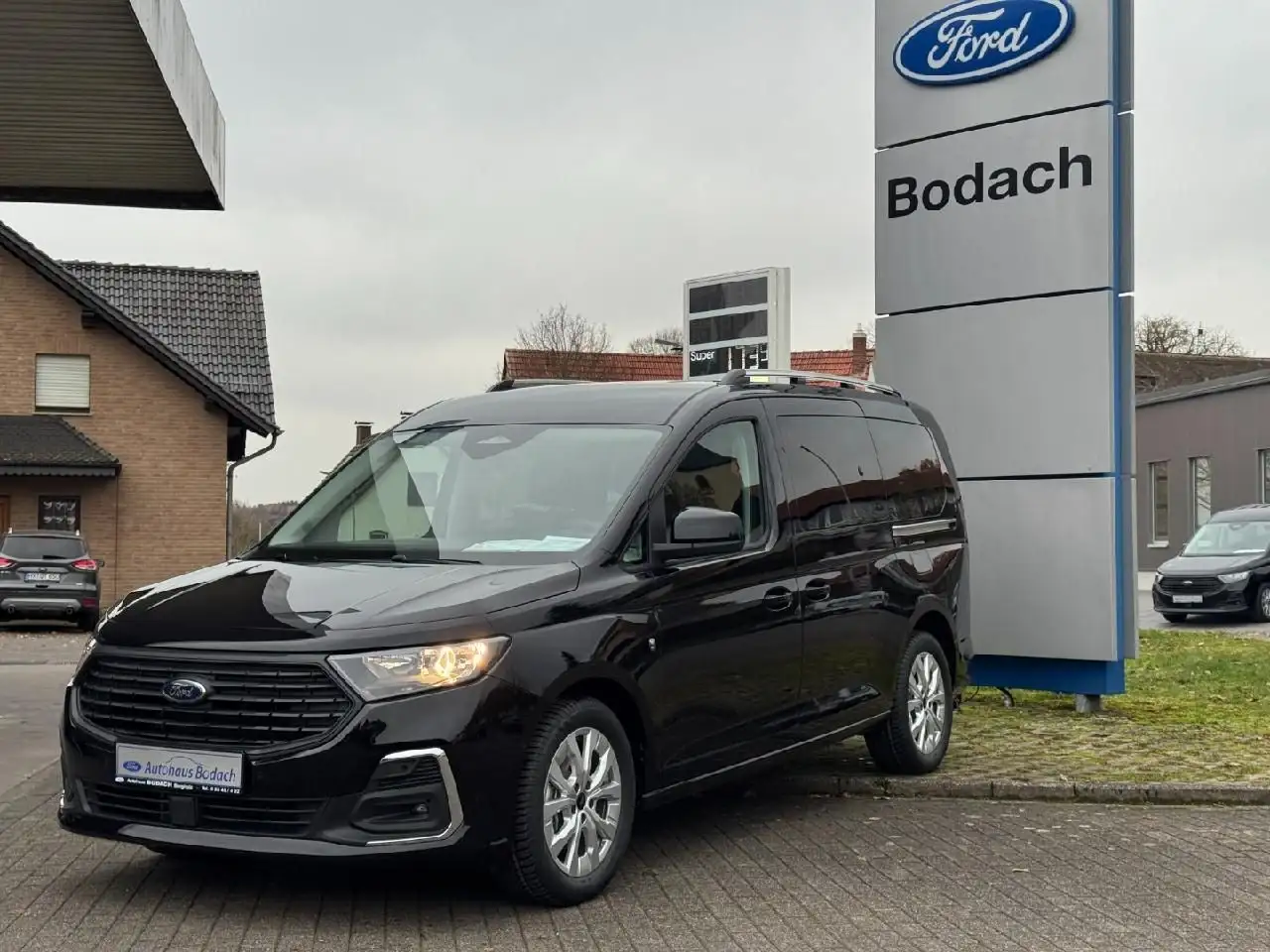 Ford Grand 2