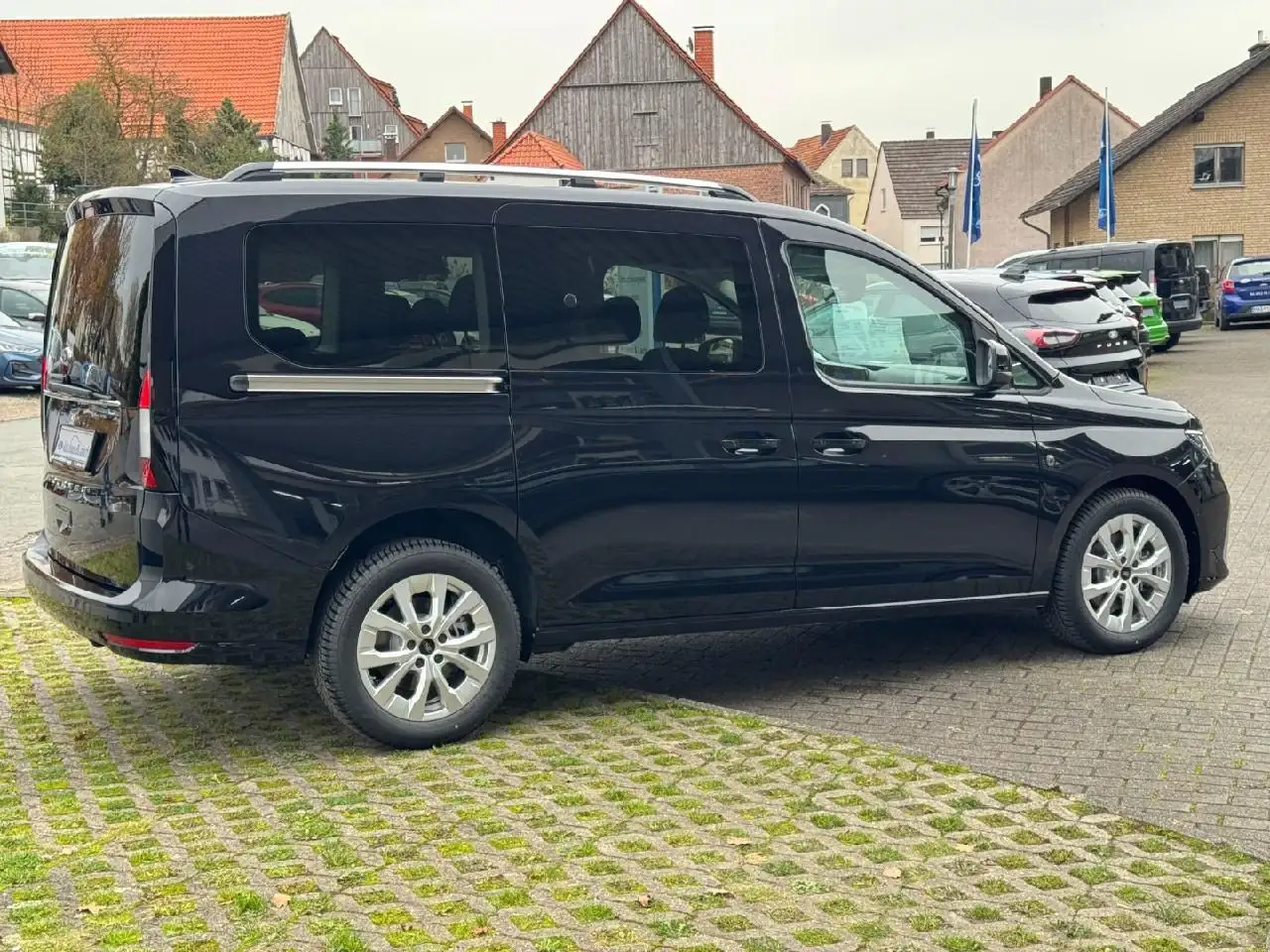 Ford Grand 4