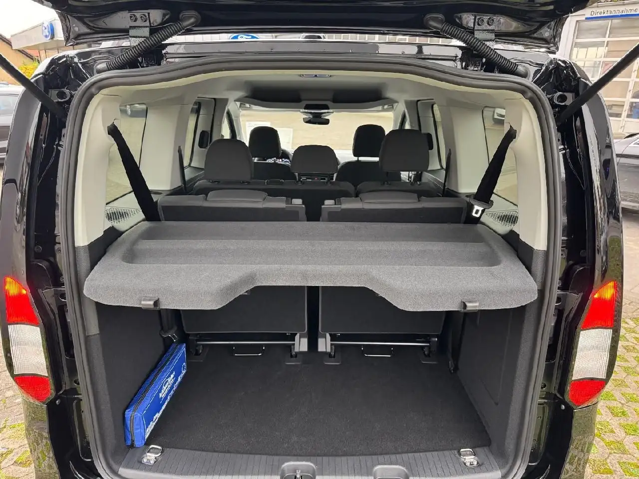 Ford Grand 15