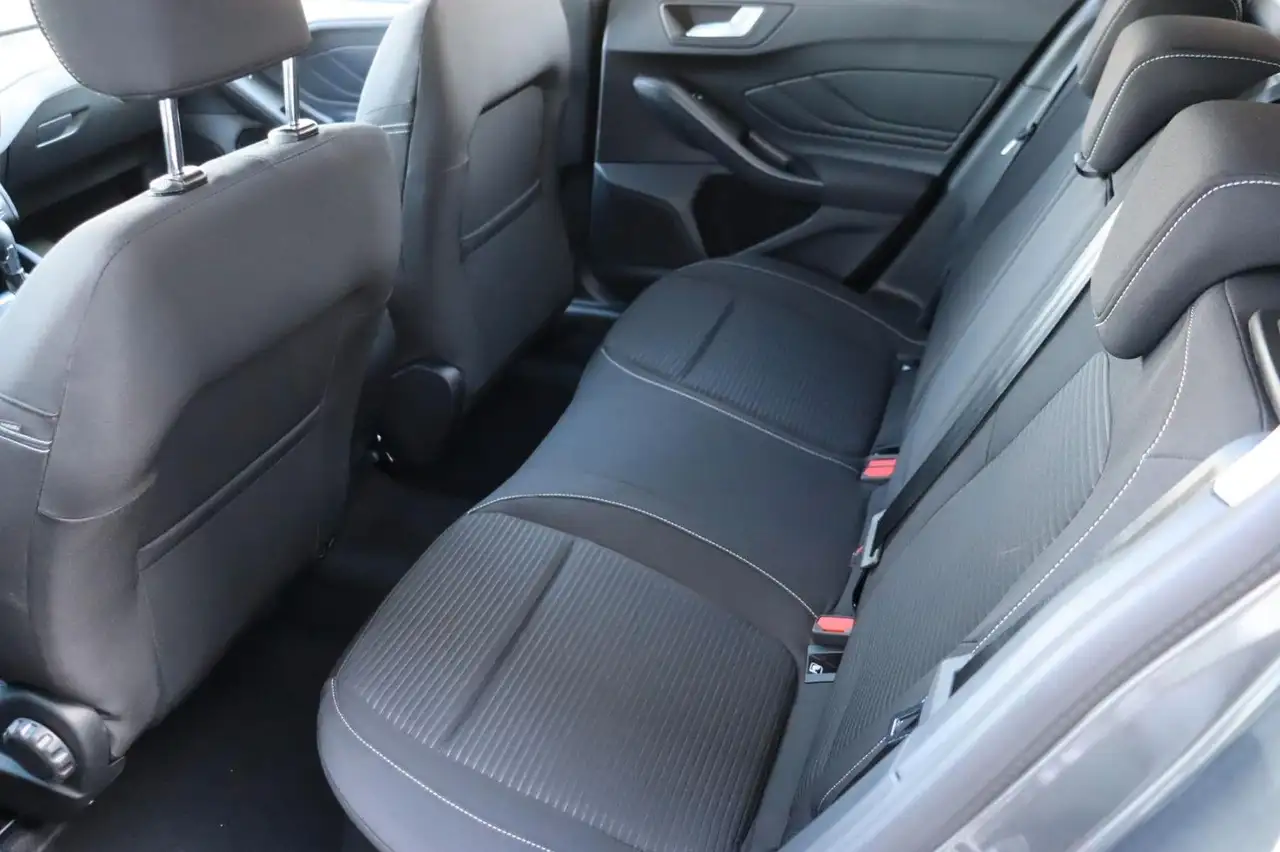 Ford Focus 6