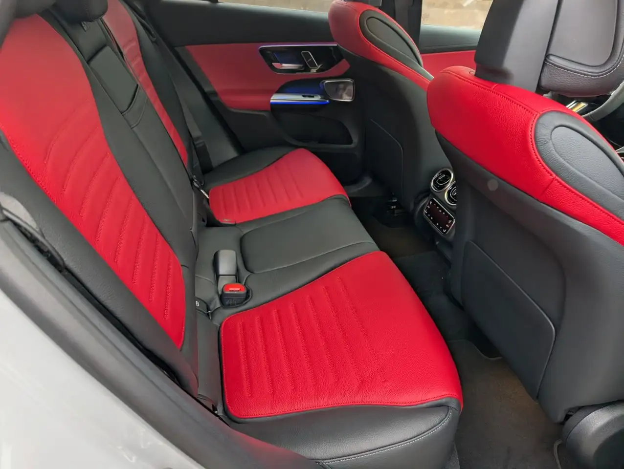 Mercedes-Benz GLC 300 14