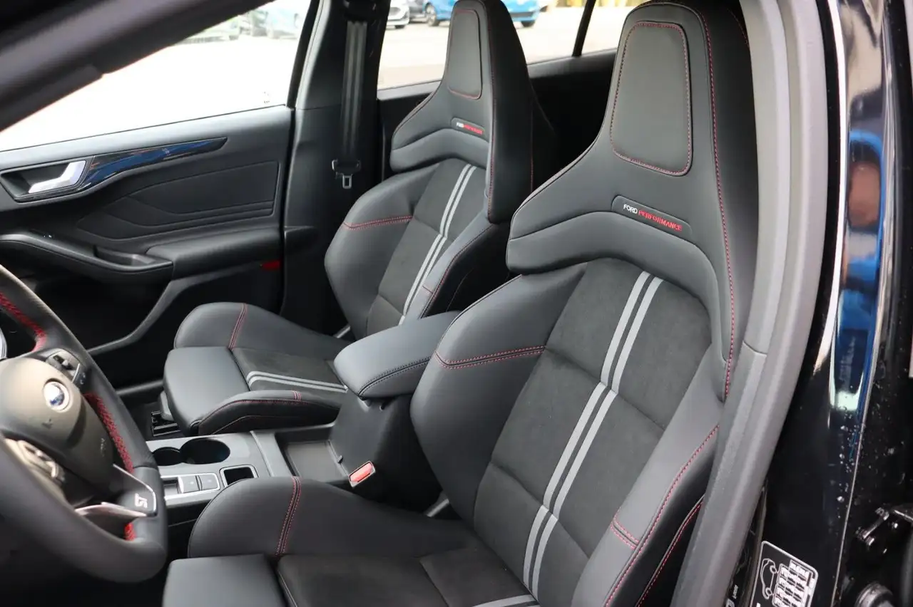 Ford Focus 13