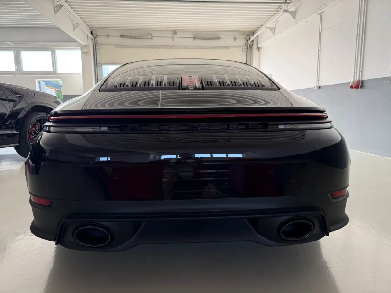 Porsche 992 911 6