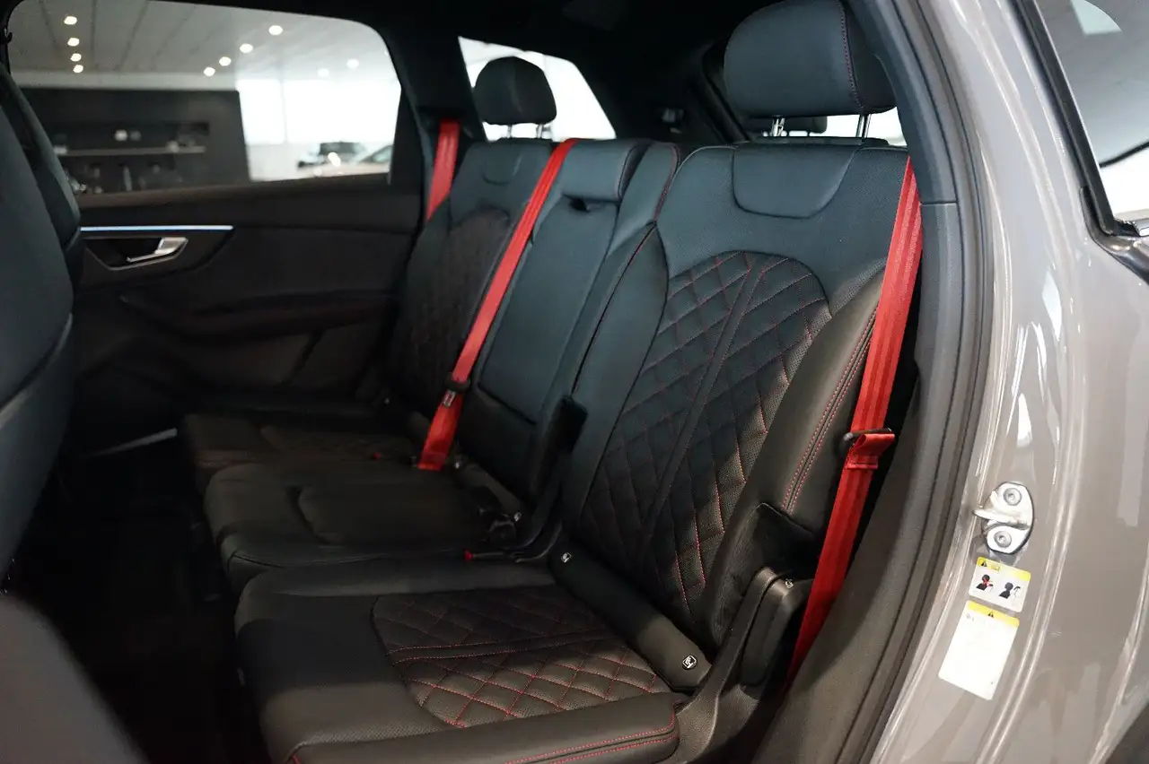 Audi SQ7 10