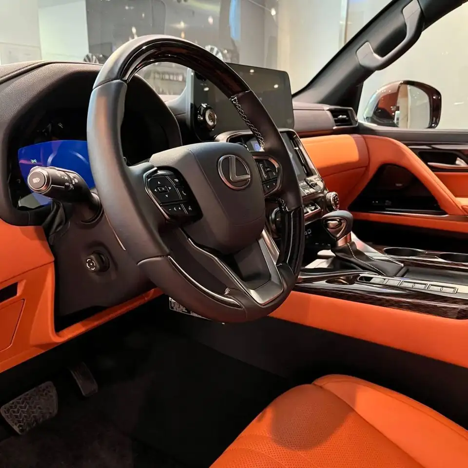 Lexus Inny 8
