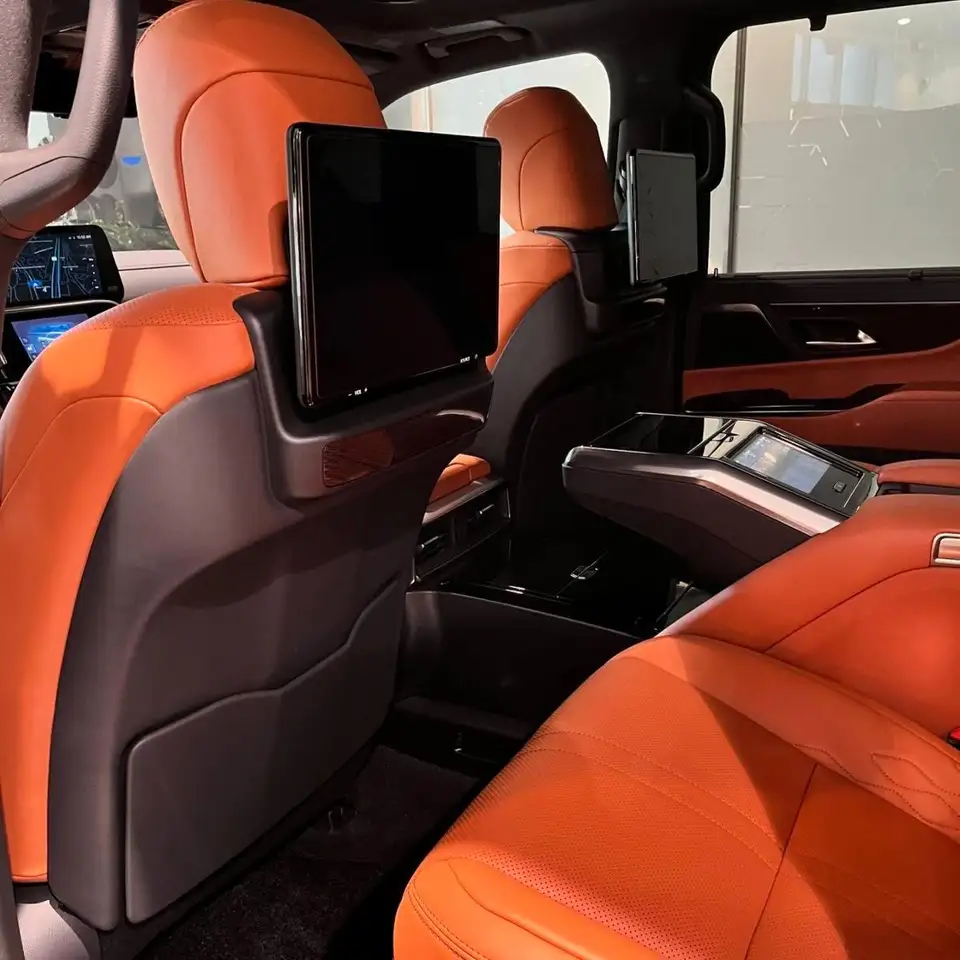 Lexus Inny 9