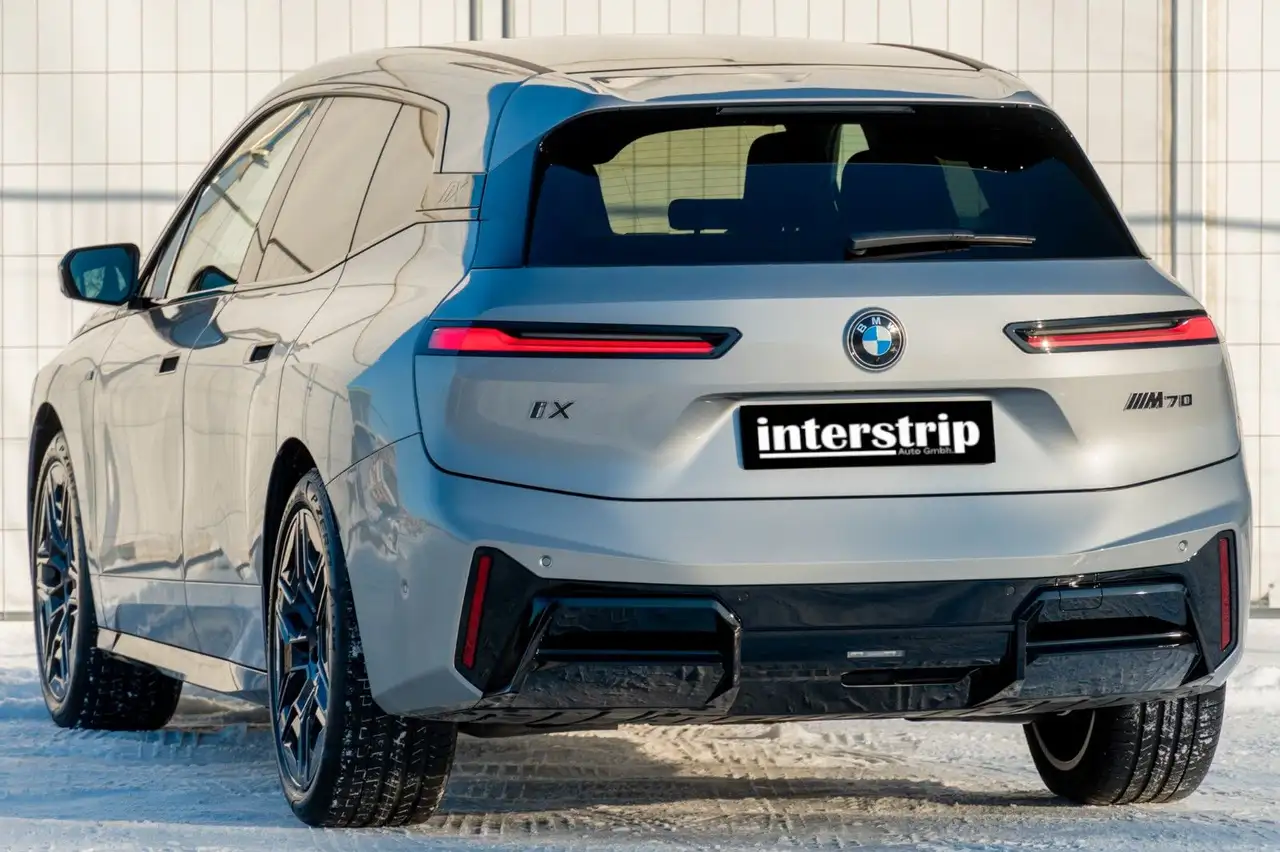 BMW iX 4