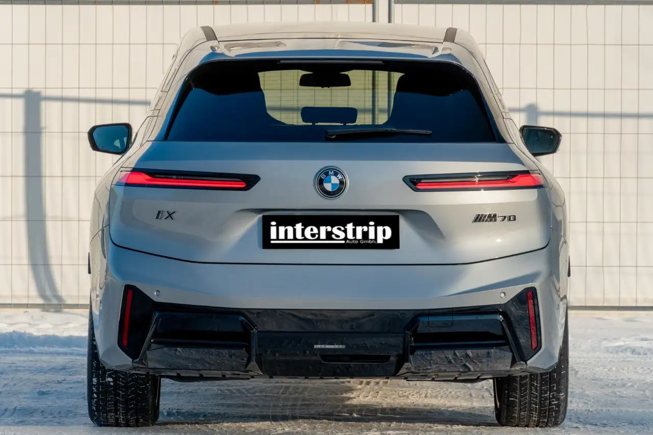 BMW iX 5