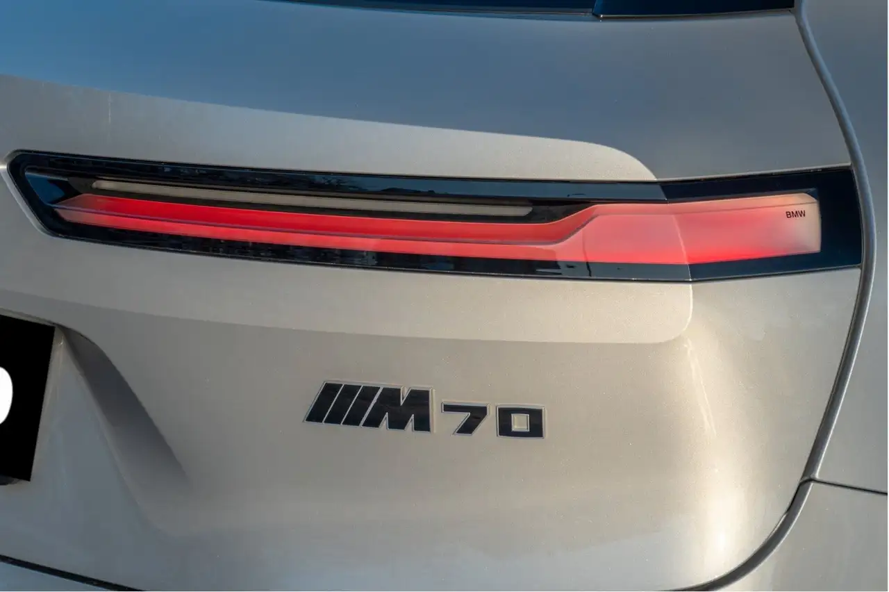 BMW iX 7
