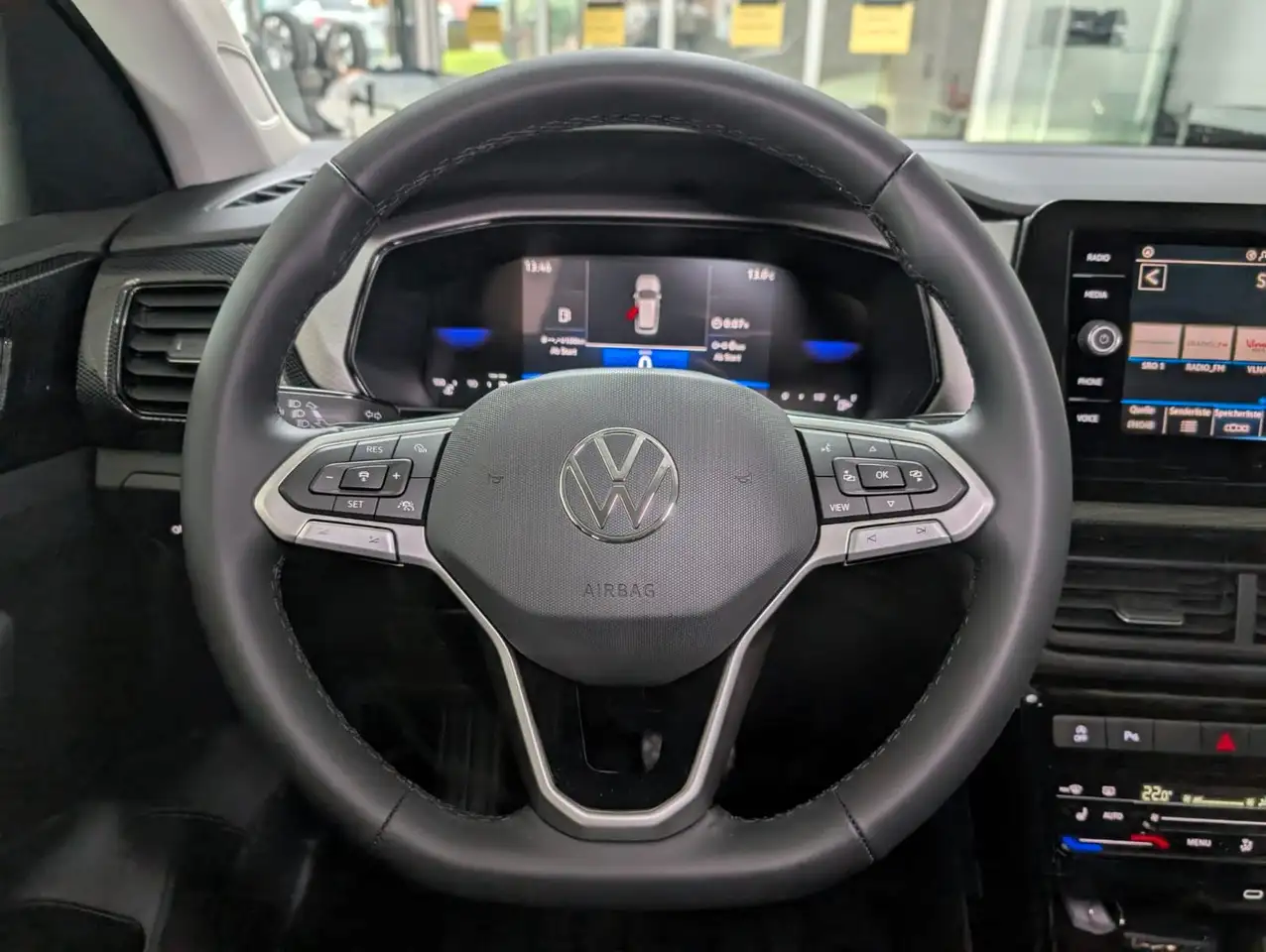 Volkswagen T-Cross 12
