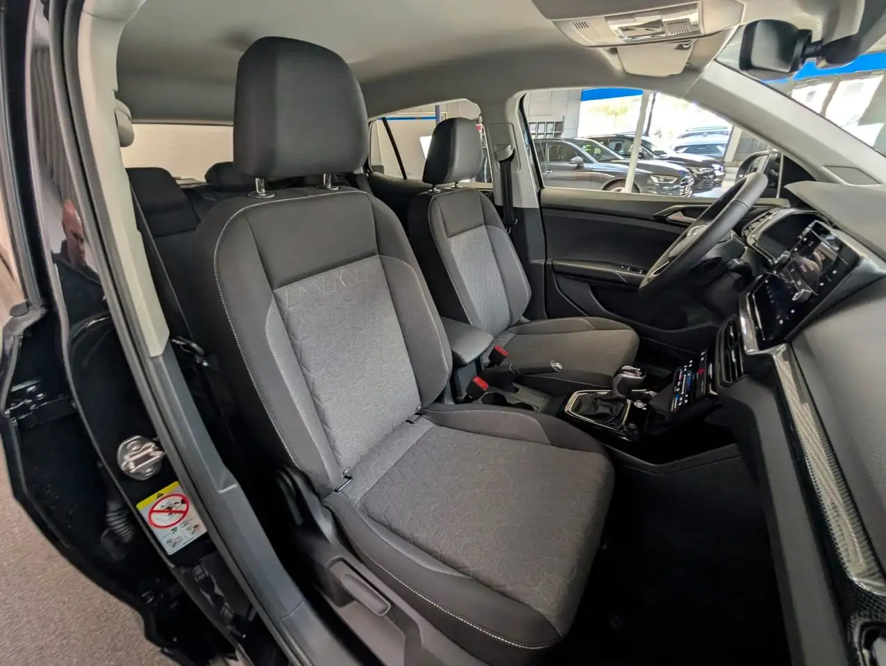 Volkswagen T-Cross 6