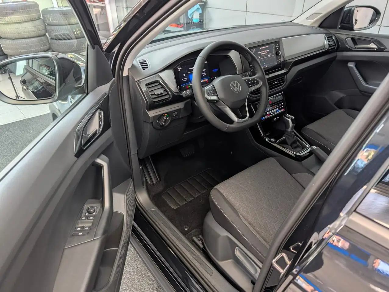 Volkswagen T-Cross 11