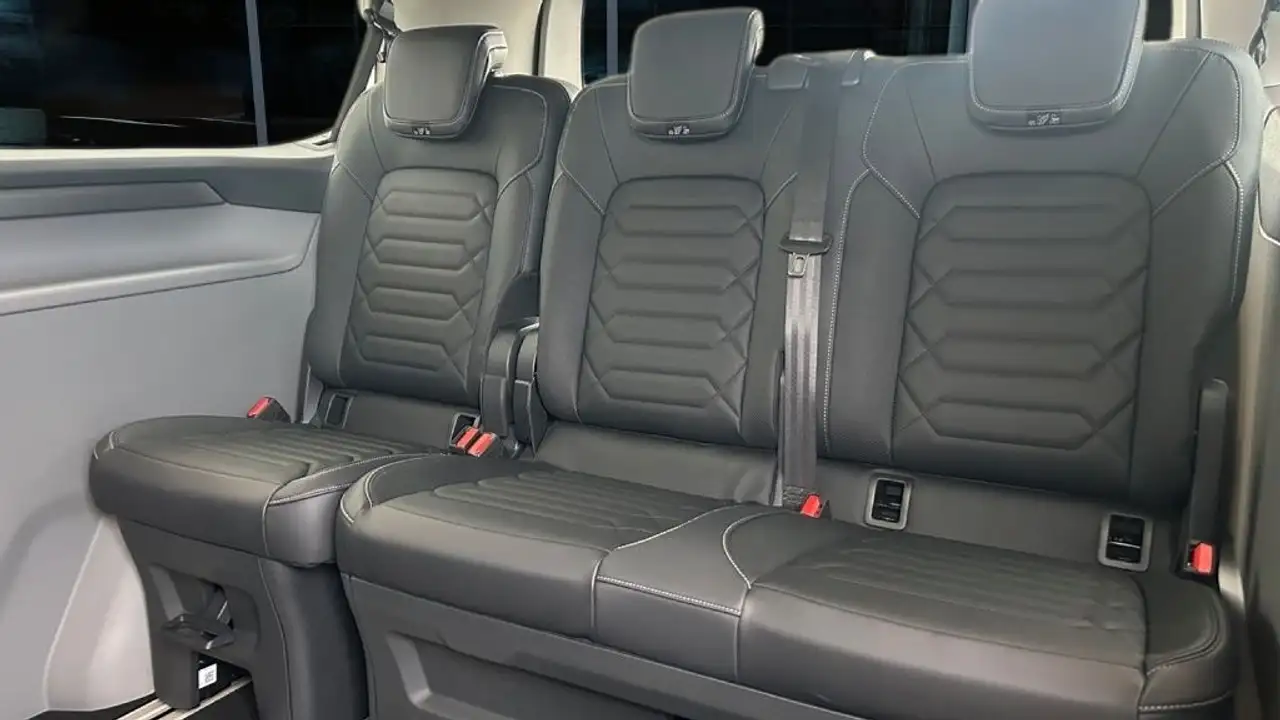 Ford Tourneo 8