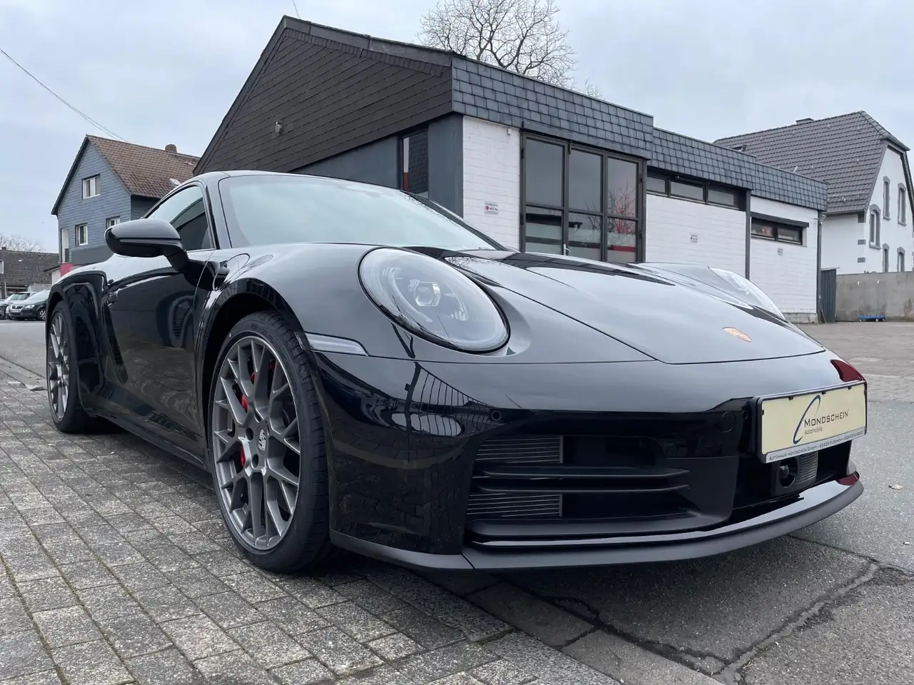 Porsche 992 911 2