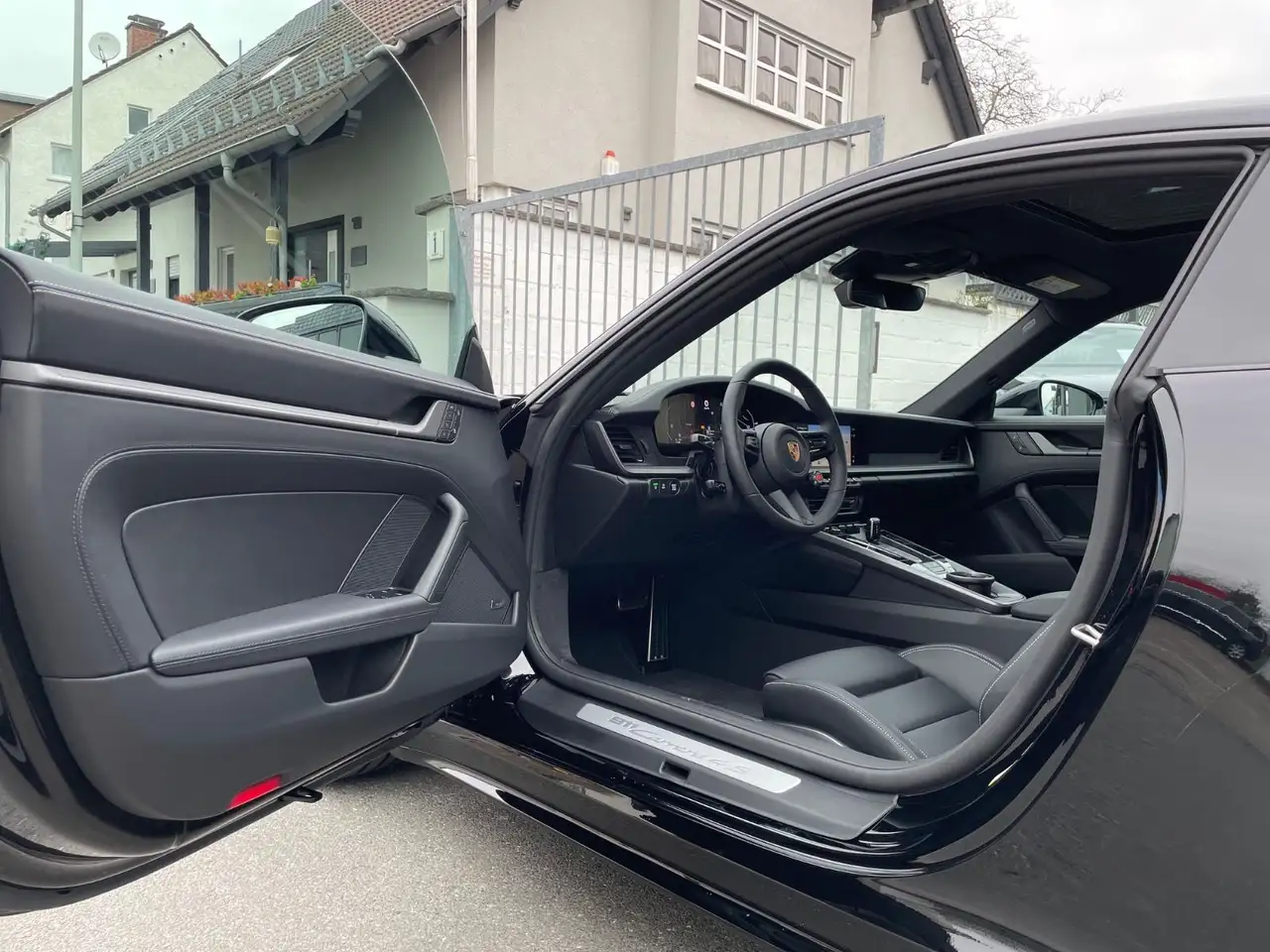 Porsche 992 911 4