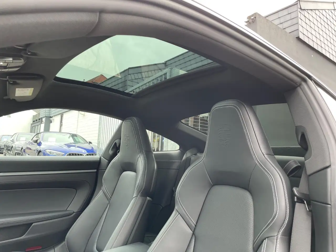Porsche 992 911 10