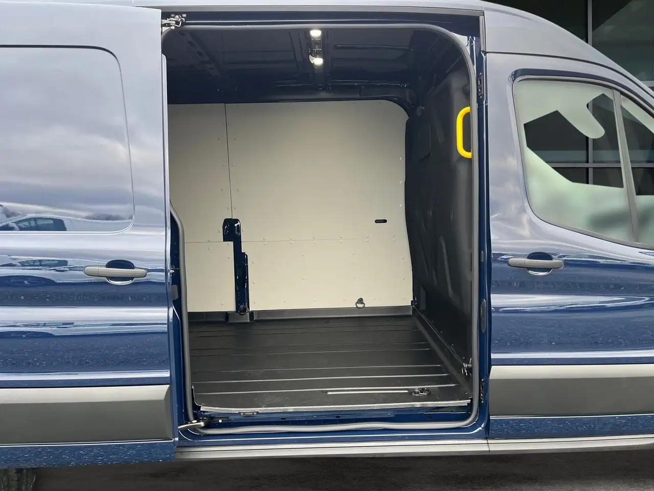 Ford Transit 8