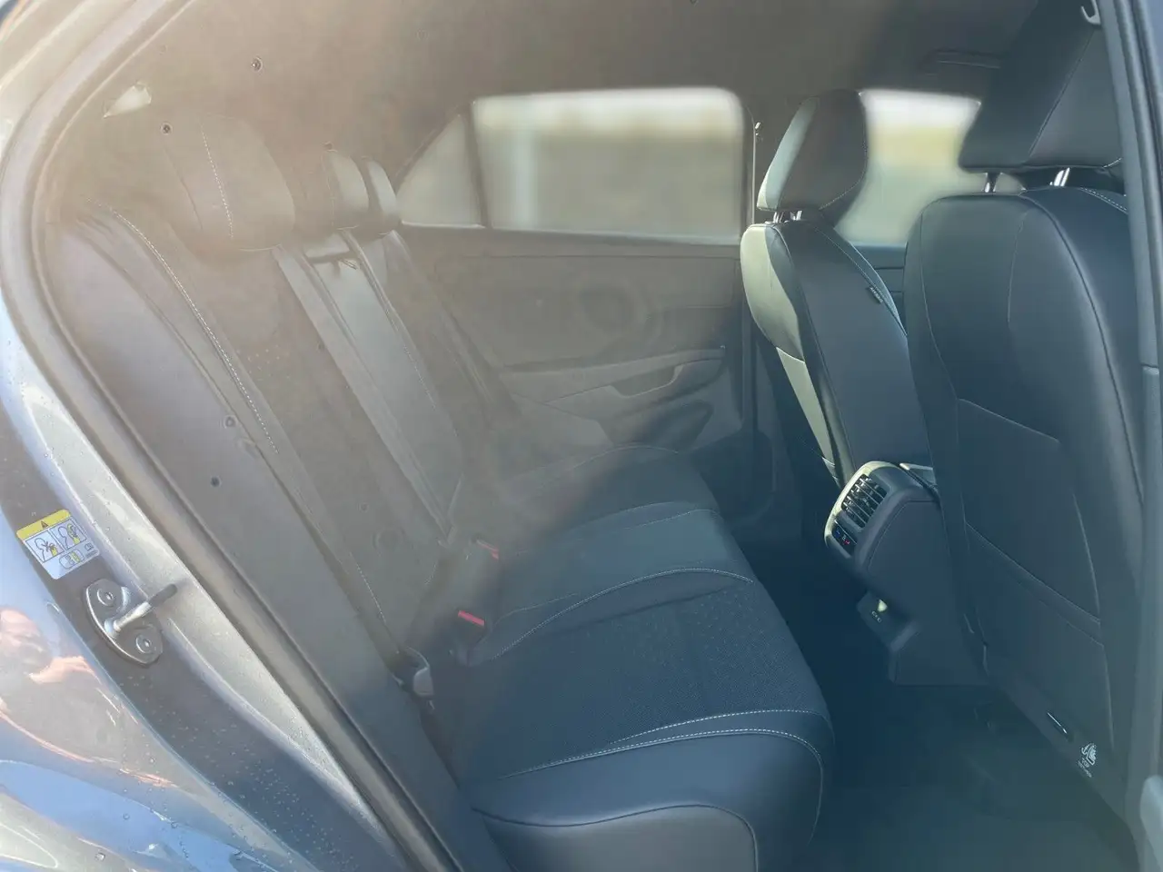 Volkswagen T-Roc 13