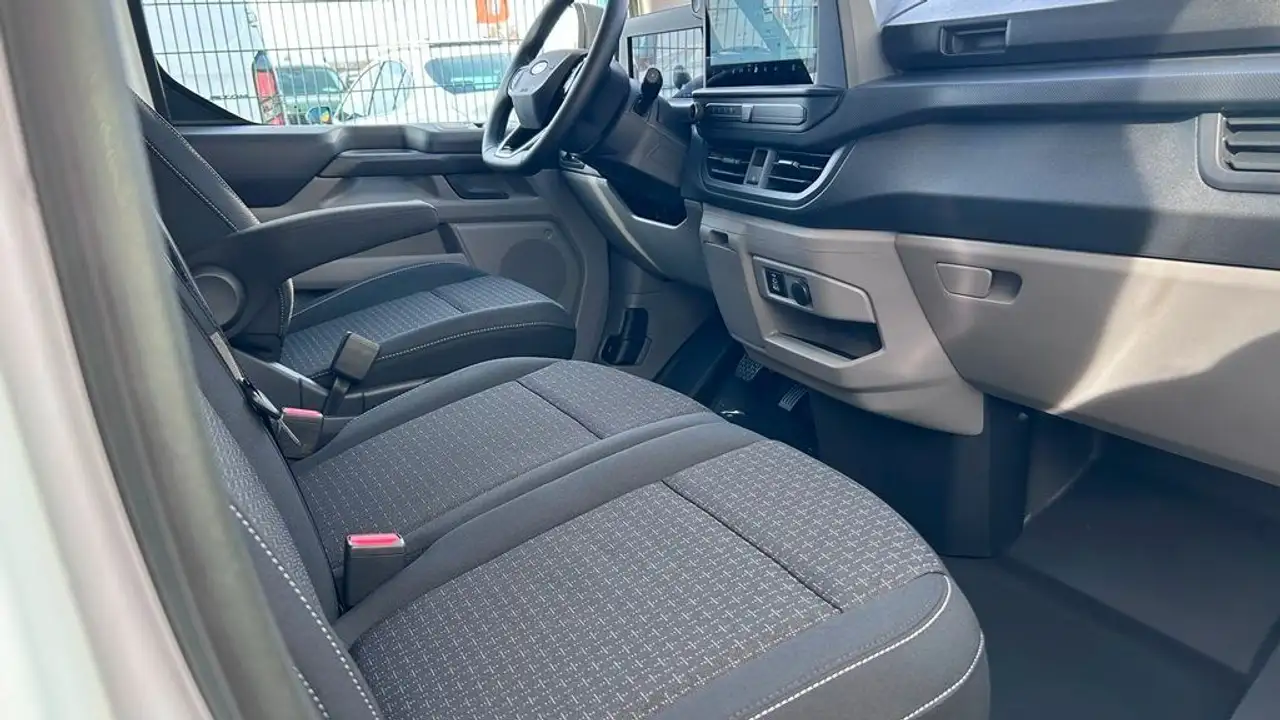 Ford Transit 8
