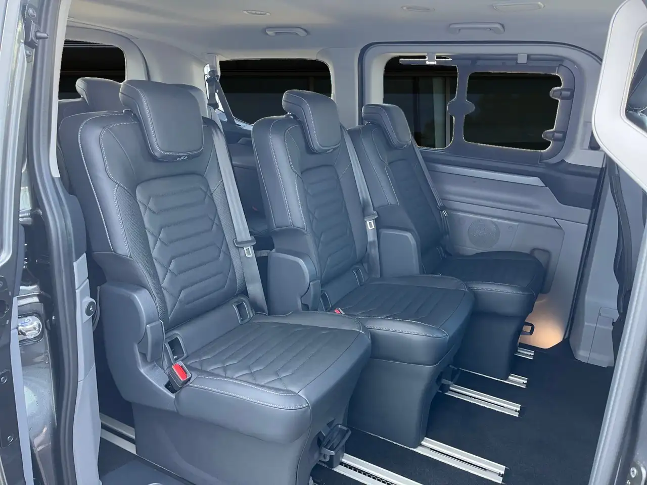 Ford Tourneo 8