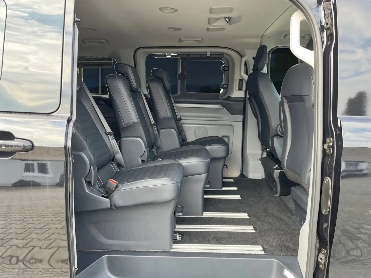 Ford Tourneo 8