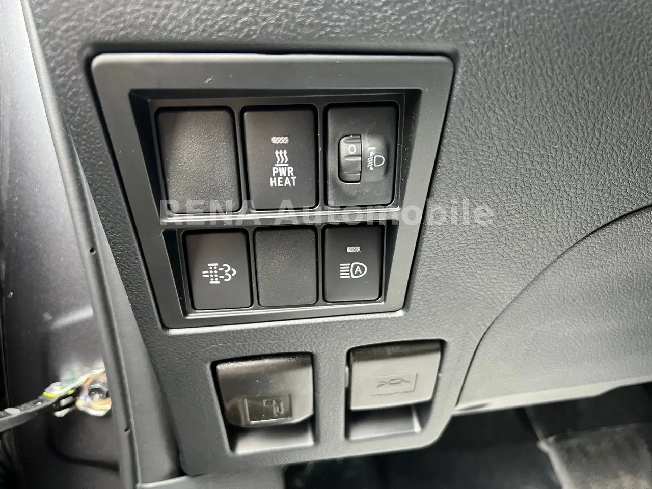 Toyota Hilux 16