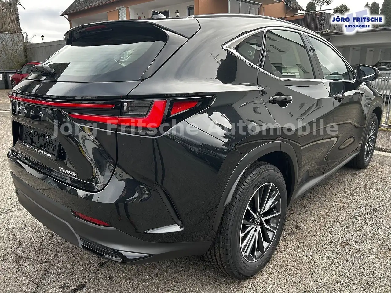 Lexus NX 6