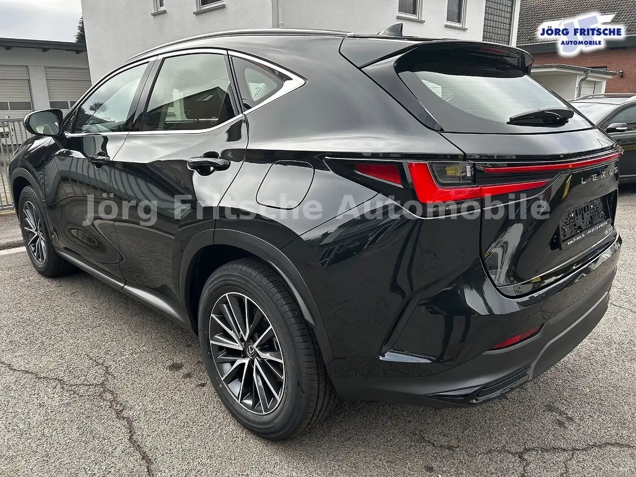 Lexus NX 8