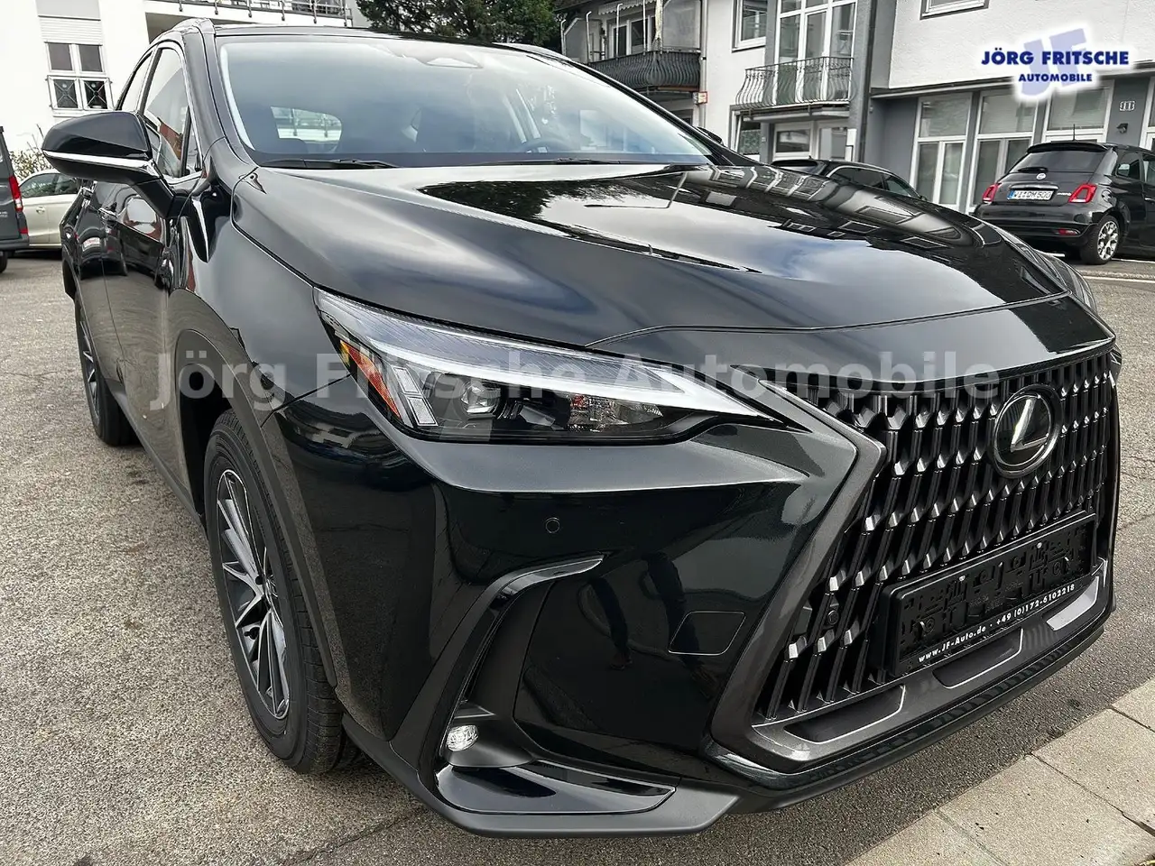 Lexus NX 11