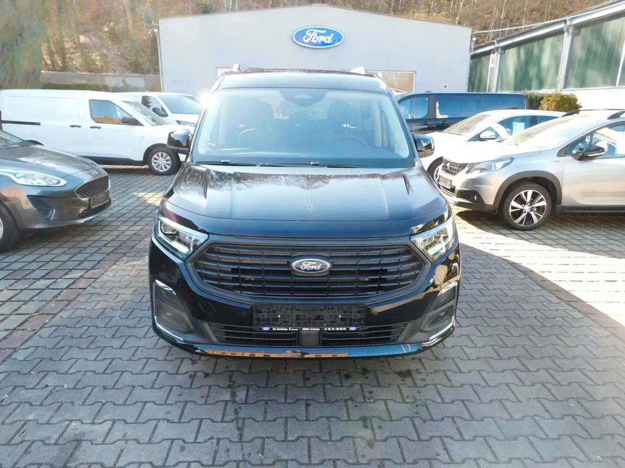 Ford Grand 2