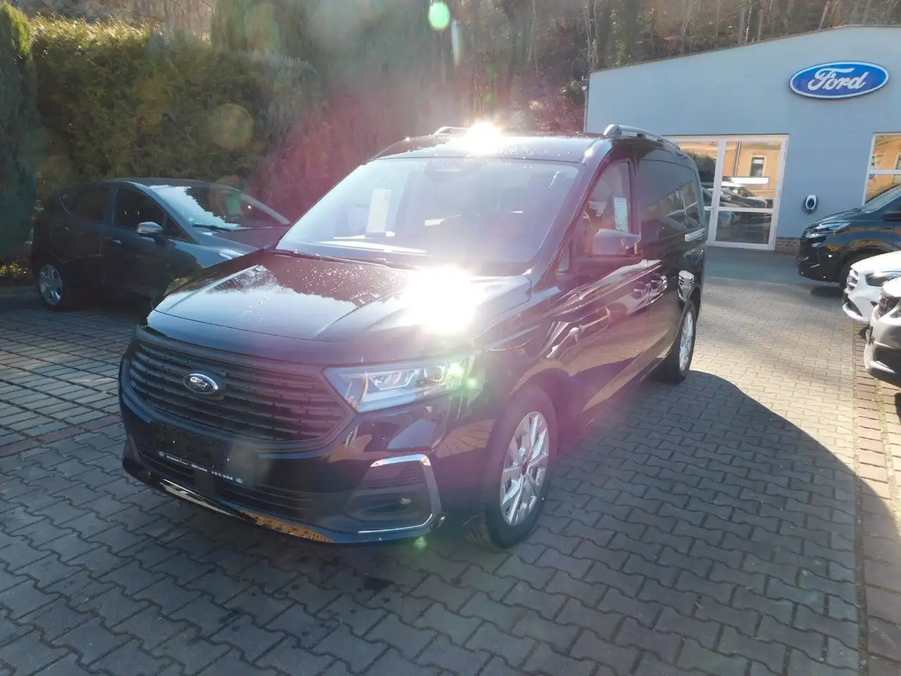 Ford Grand 3