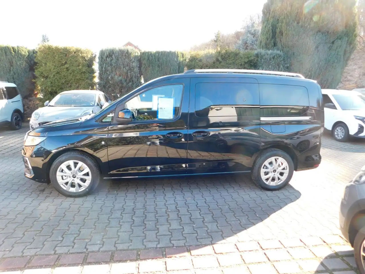 Ford Grand 4